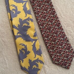 Elegant Yellow and Gray Men's Tie